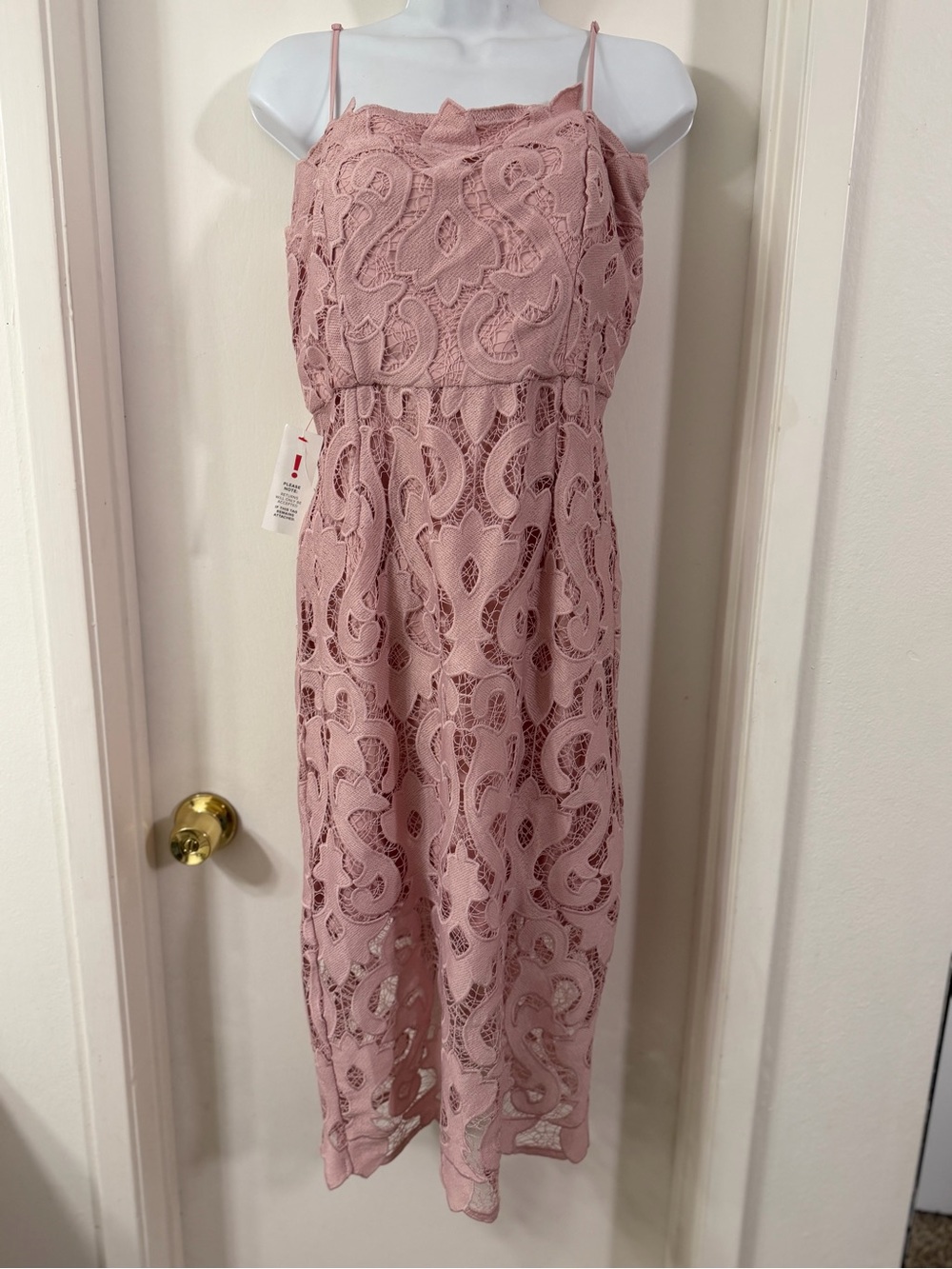Bardot Lina Lace Dress in Pink Rose - Picture 3 of 10
